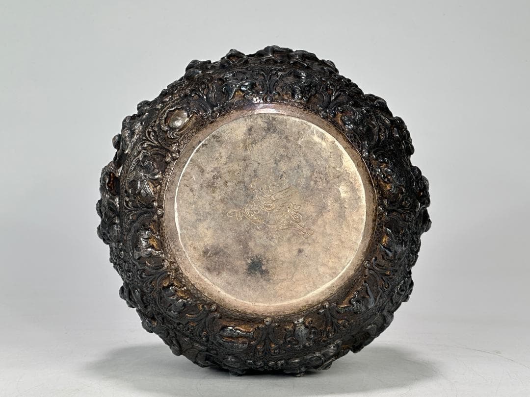 仏教美術 純銀 565g 人物図 鉢 仏具 チベット ネパール 時代