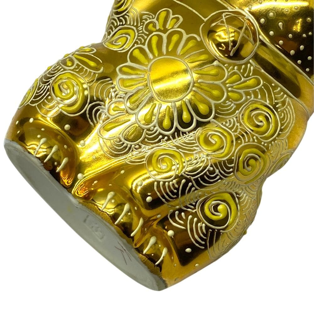 久谷焼 金色の招き猫 (右手金運招き猫) 金彩 開運 置物 正人作 - メルカリ