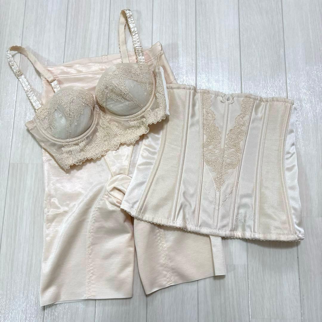 FOUR SIS & CO. ブライダルインナー - メルカリ