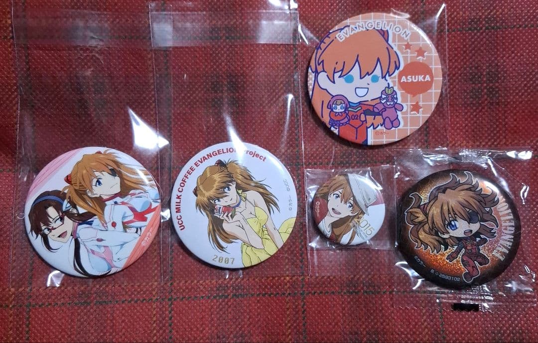 エヴァンゲリオン アスカ缶バッジ5個セット - メルカリ