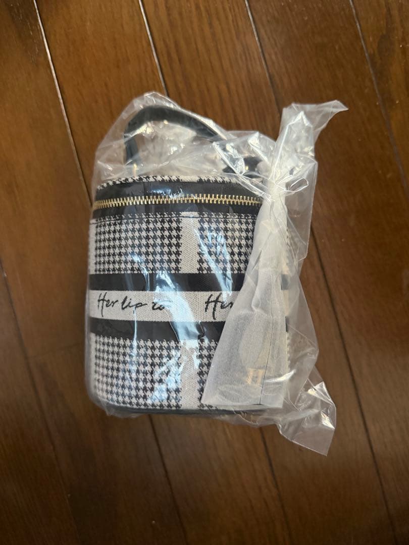 【即日発送】Herlipto Jacquard mini Vanity Bag Herlipto Jacquard Mini Vanity Bag - メルカリ