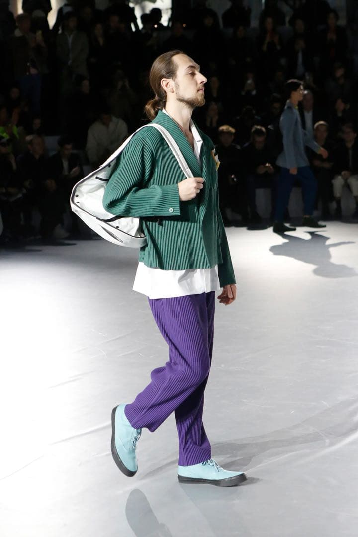 オムプリッセイッセイミヤケ 20AW ダブル ショート丈 プリーツ