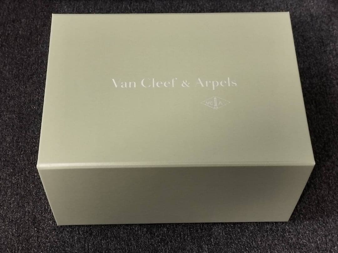 ヴァンクリーフ＆アーペル ギフトボックス - メルカリ