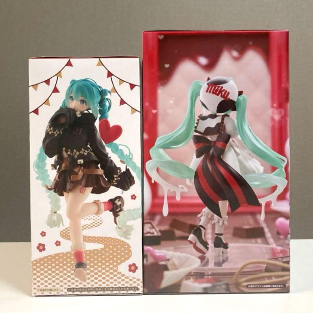 初音ミク Outdoor チロルチョコ フィギュア2体セット - メルカリ