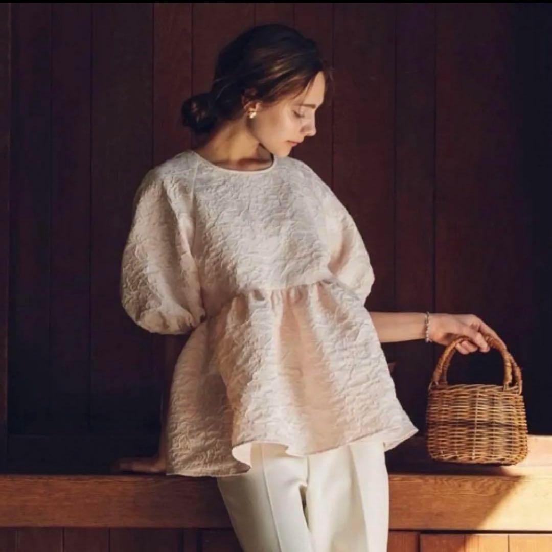 新品タグ付】OHGA Flower Blouce ジャガードブラウス