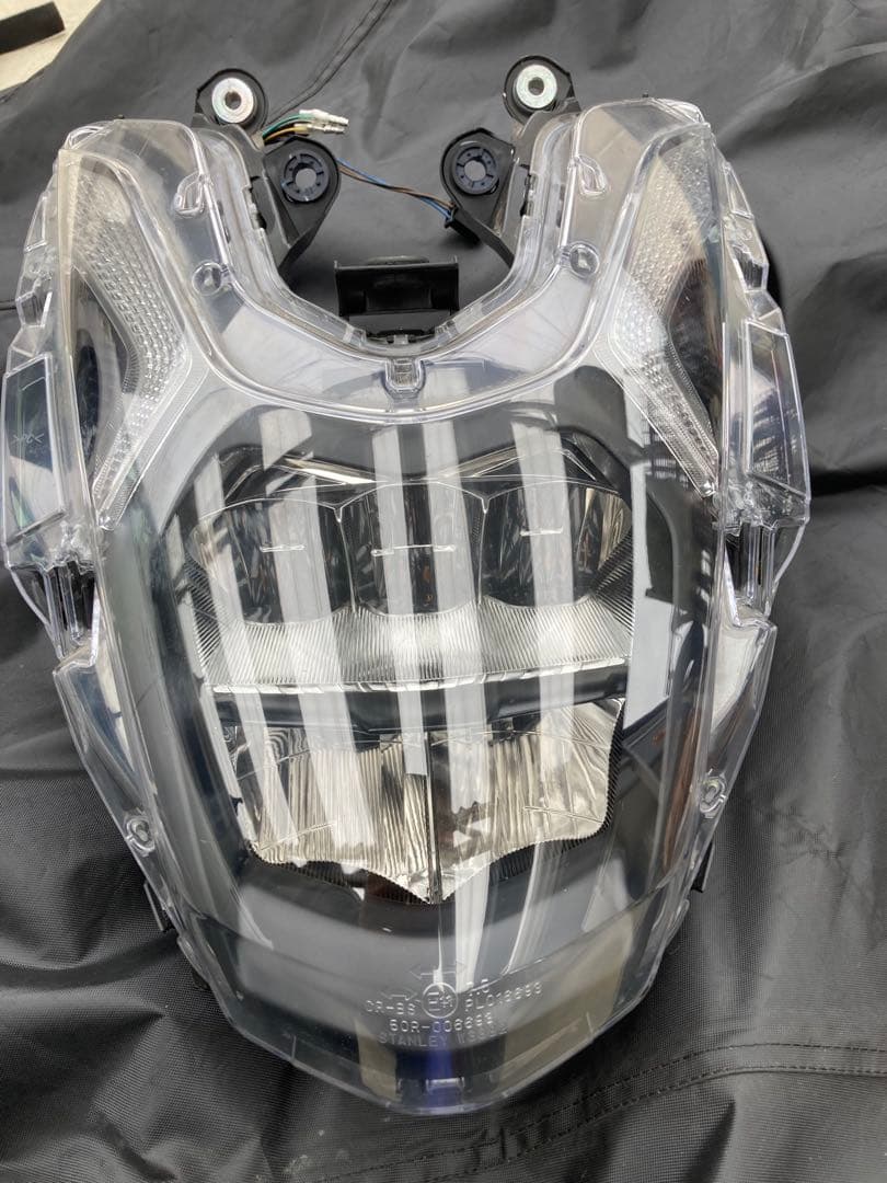 トリシティ125ヘッドライトLEDユニット - メルカリ
