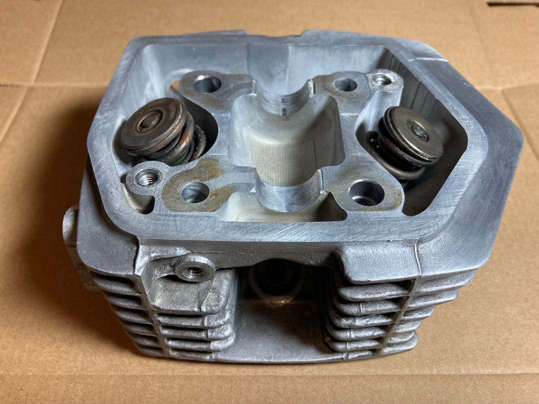 エイプ50 AC16 キャブ用純正シリンダーヘッド - メルカリ