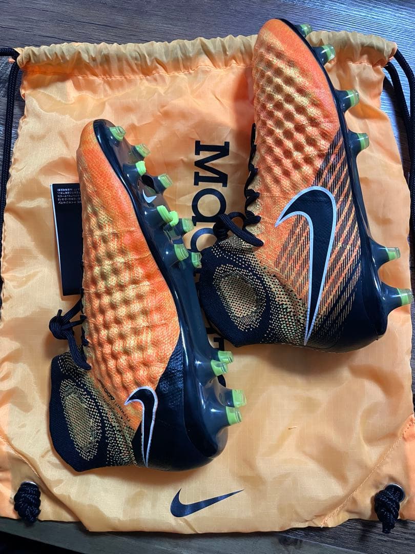 【値下げ】【新品未使用】ナイキ マジスタ オブラ 2 FG 24.5cm