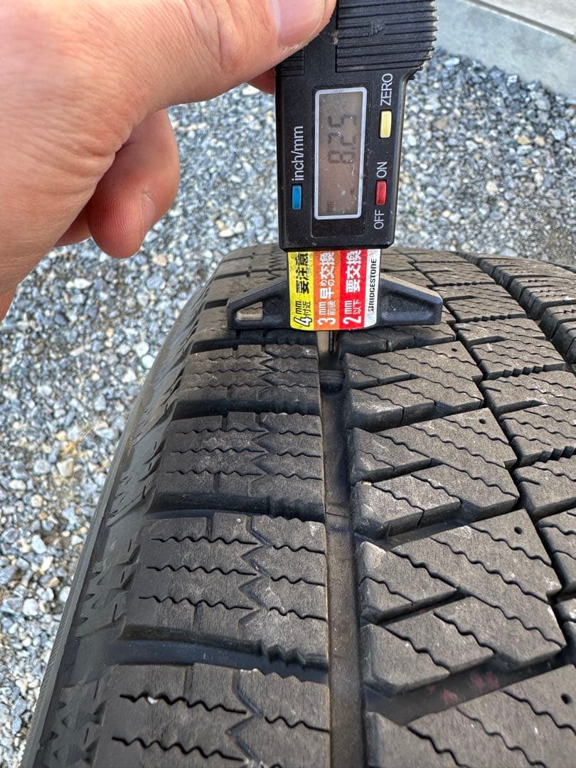 225/60/R17 スタッドレス　タイヤホイール4本セット　24年製　VRX2