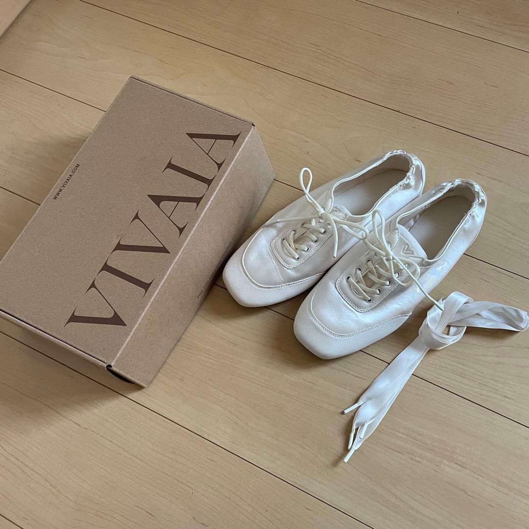 1度のみ使用☆VIVAIA Cristina レースアップスニーカー24.5cm Cristina] レースアップ サテン スニーカーリーナ – VIVAIA JAPAN