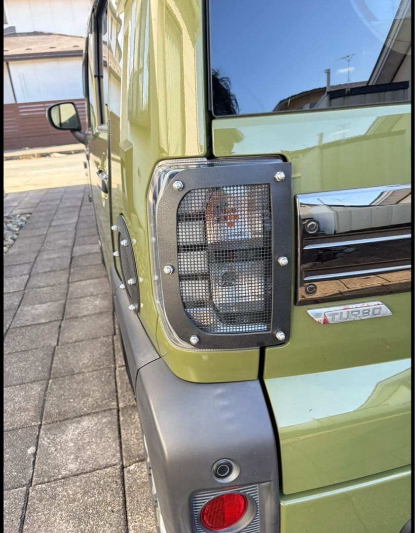 ダイハツ タフト テールランプガード 左右 - メルカリ