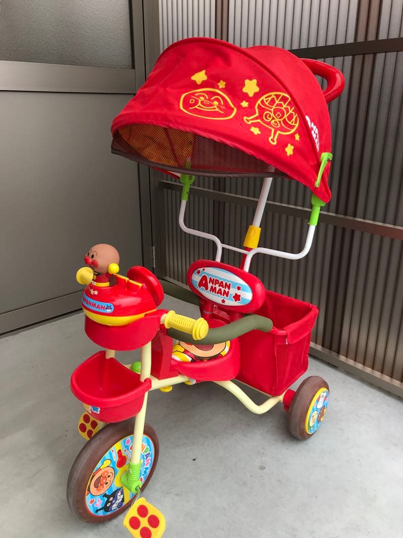 アンパンマン 三輪車 ヘルメット付 音楽ボタン付き 赤