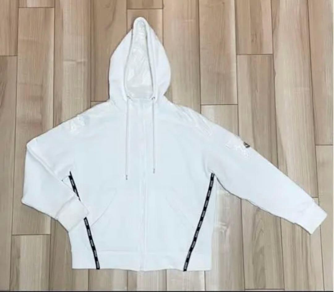 MONCLER ホワイト フード付きパーカー