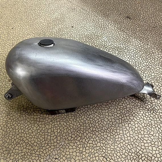 ハーレースポーツスター インジェクション用タンク 14.4L 新品 レプリカ品