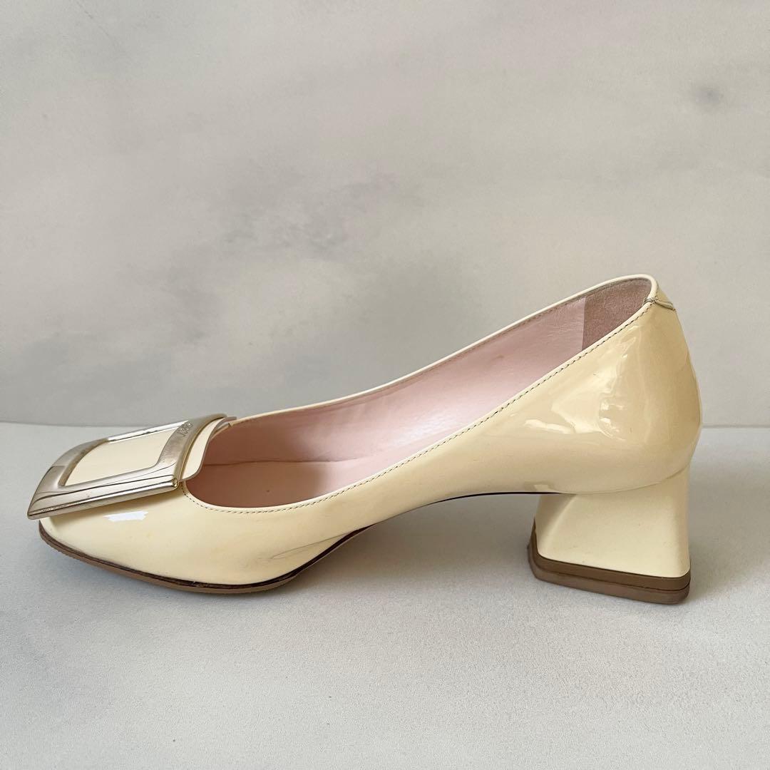 ロジェヴィヴィエ パテント パンプス トレヴィヴィエ チャンキーヒール