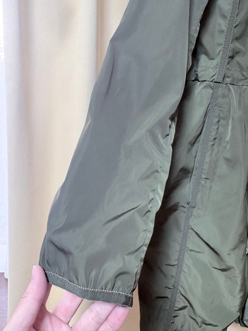 美品 モンクレール ナイロン スプリングコート フリル OUTREMER カーキ