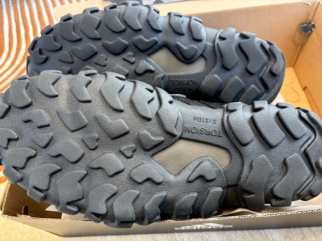 靴 28.5cm adidas RADLANDER