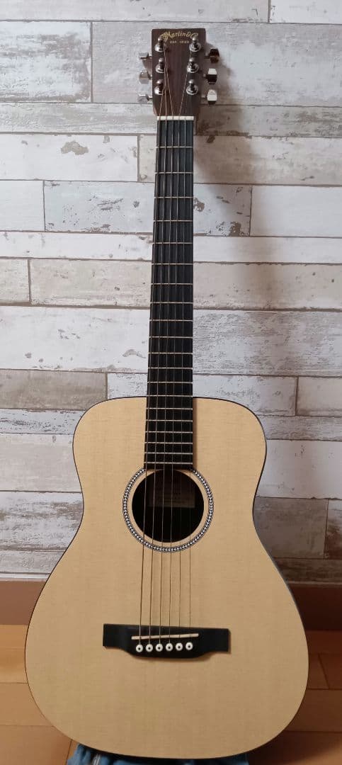 Amazon [リトルマーチンLXM]マーチン ミニギター 初期型/純正ロゴ入り