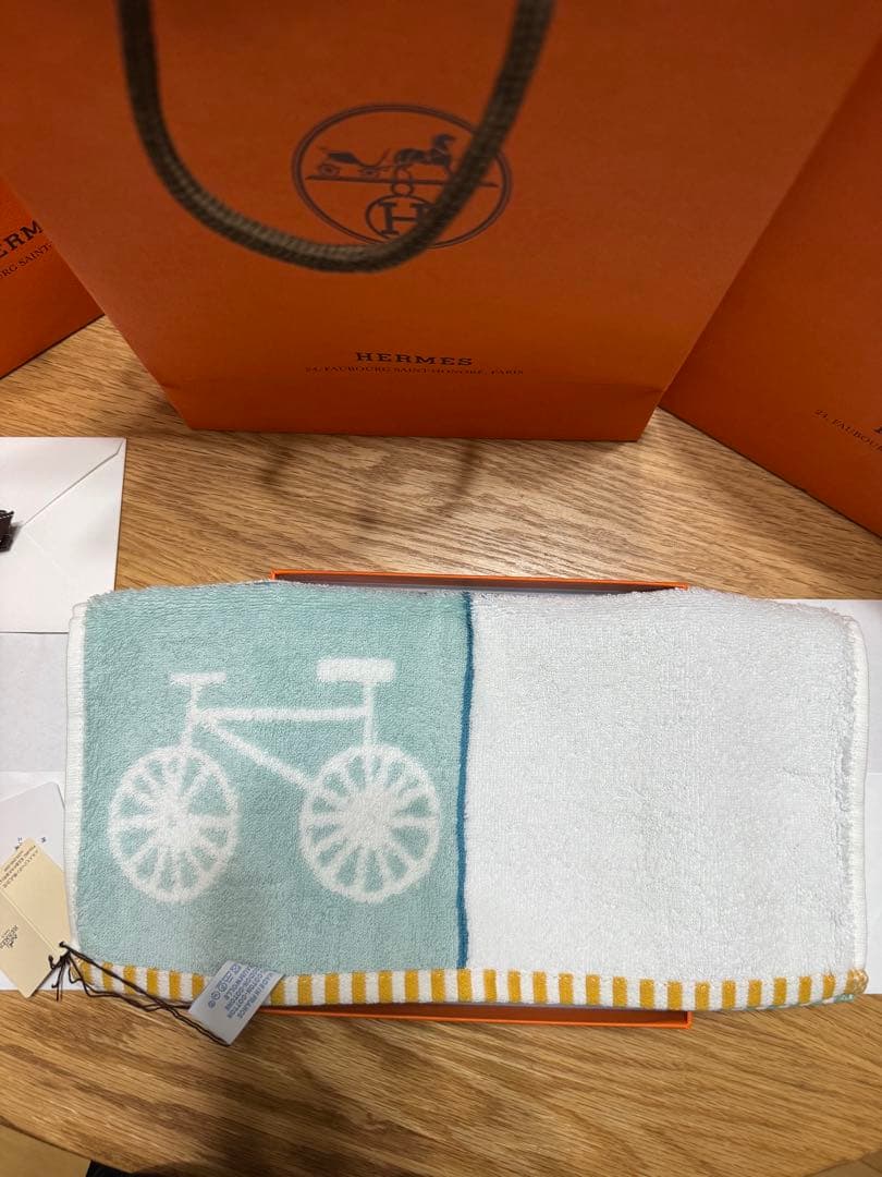 新品　HERMÈS エルメス　カレ・タオル 《カバン》　青