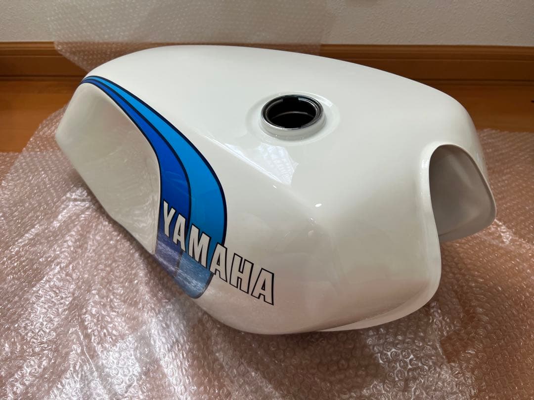 希少 新品 未使用 ヤマハ RZ250 RZ350 ガソリンタンクです - メルカリ
