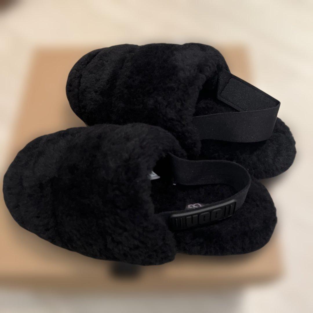 福岡県限定 新品❣️ アグUGGスーパーフラッフスリッパ SUPER FLUFF黒