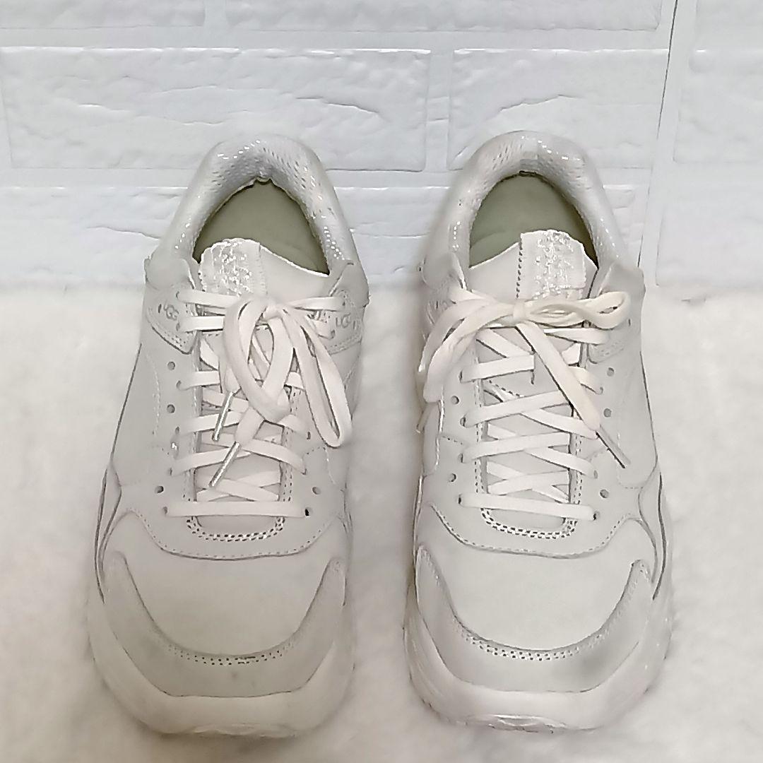 【即完売モデル】UGG CA805 厚底スニーカー 25.5cm ホワイト