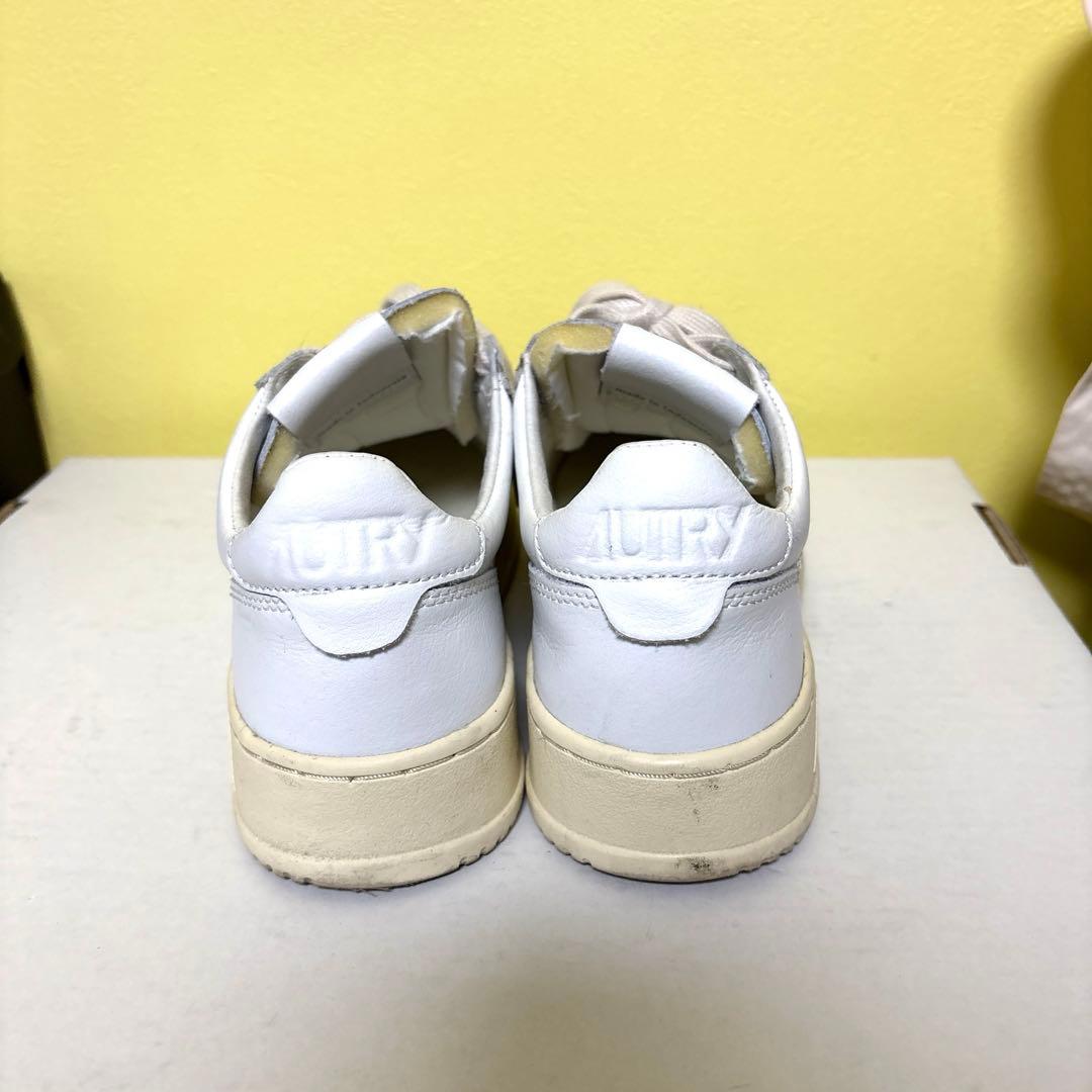 AUTRY ホワイトスニーカー シシクイ