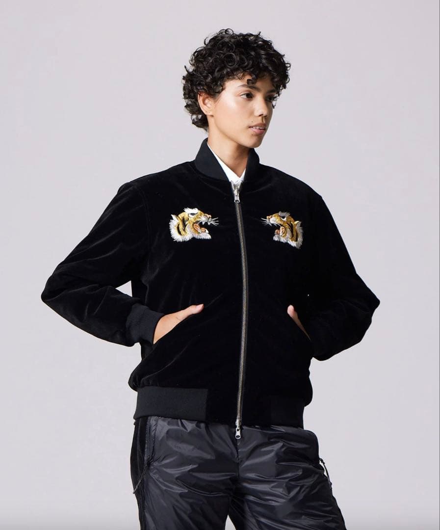 新品 TAION リバーシブル スカジャン ダウンジャケット 黒 L 虎 - メルカリ