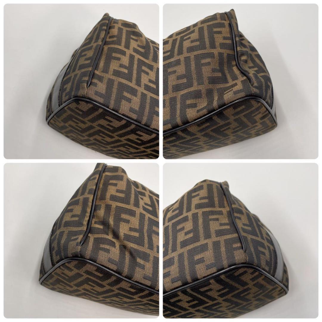 ✨最高級・美品✨FENDI アクセサリーポーチ ズッカ柄 ロック金具 FF