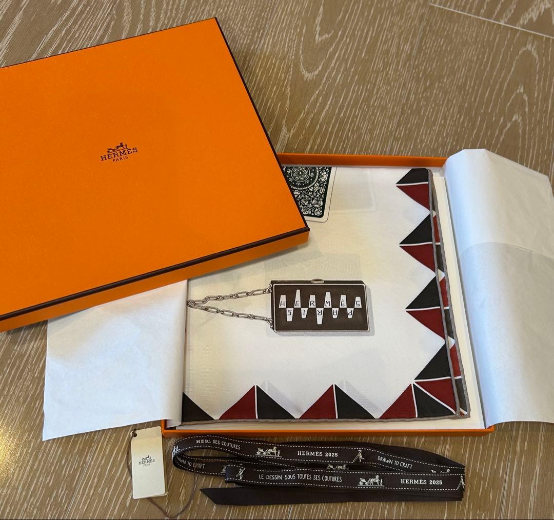 【美品】エルメス　カレ 90 《手袋の時計》