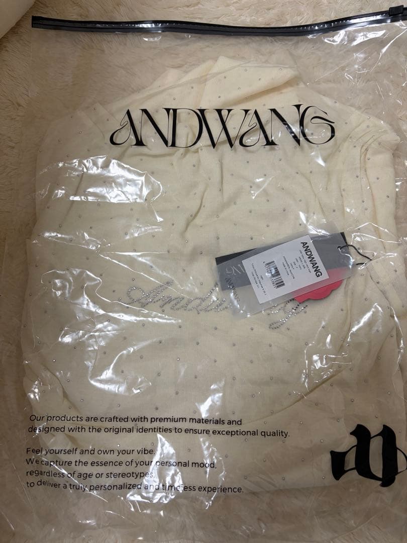 ANDWANG AND bijou high neck tops ホワイト