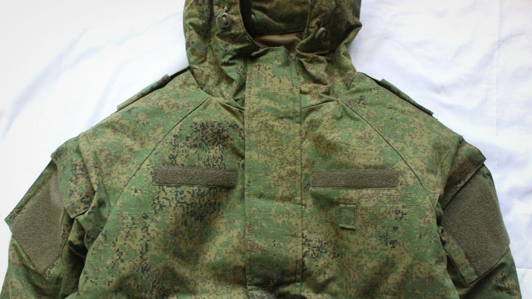 ロシア軍 新品 実物 BTK製 VKBO レイヤー8 冬用 防寒着 52-4 - メルカリ