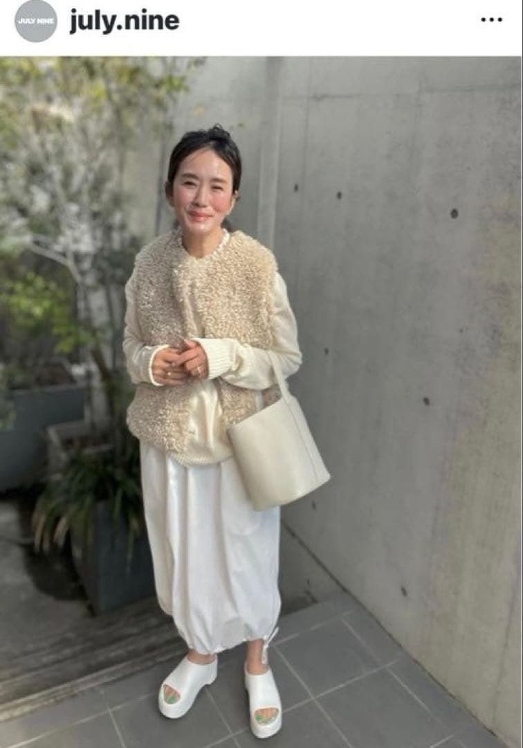 新品・タグ付】JULY NINE ファーベスト ベージュ - メルカリ