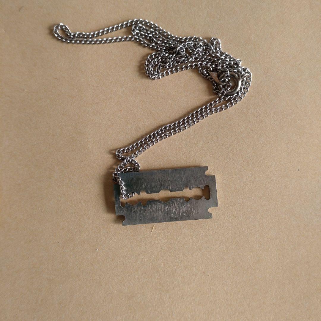 沢田研二カミソリ刃型ネックレス - メルカリ