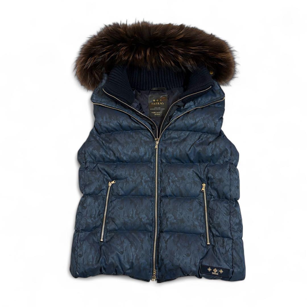 極美品✨タトラス ダウンベスト ラクーンファー フード 総柄 ネイビー 4 XL