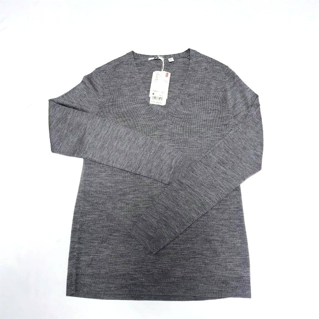 型落新品】ユニクロ エクストラファインメリノVネックセーター