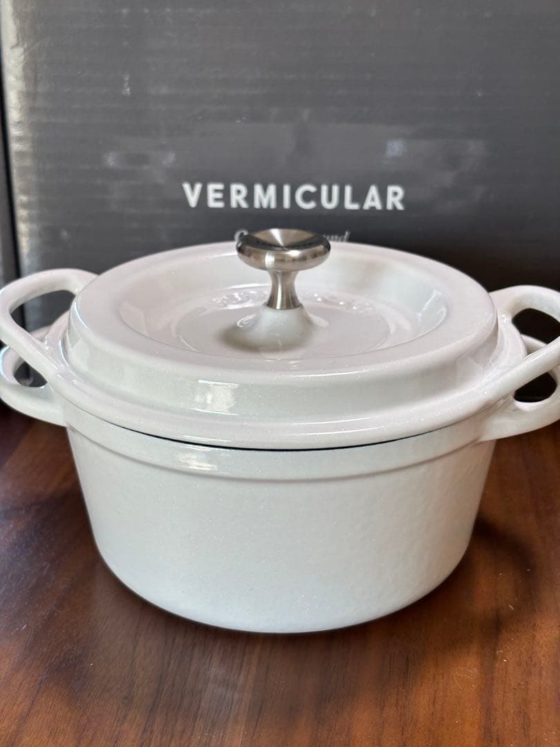 オーブンポット ラウンド 14cm パールホワイト Amazon.co.jp: バーミキュラ 鋳物ホーロー鍋 14cm ストーン 無水調理