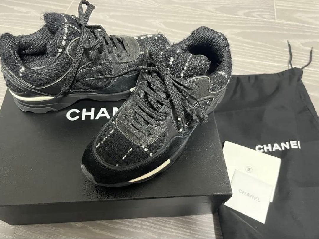 CHANEL ブラック スニーカー35 - メルカリ