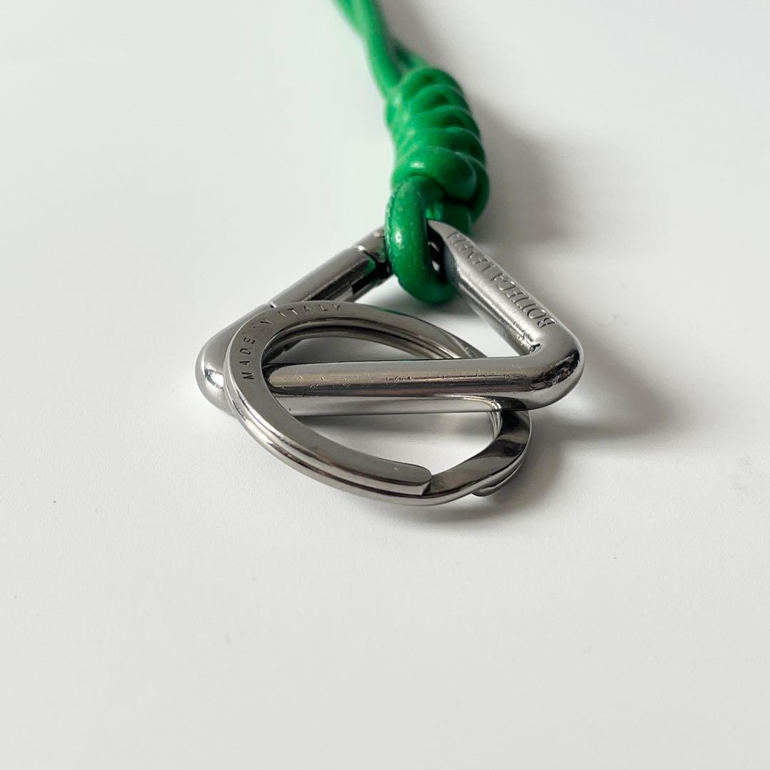 ボッテガヴェネタ トライアングル キーリング ネックストラップ レザー