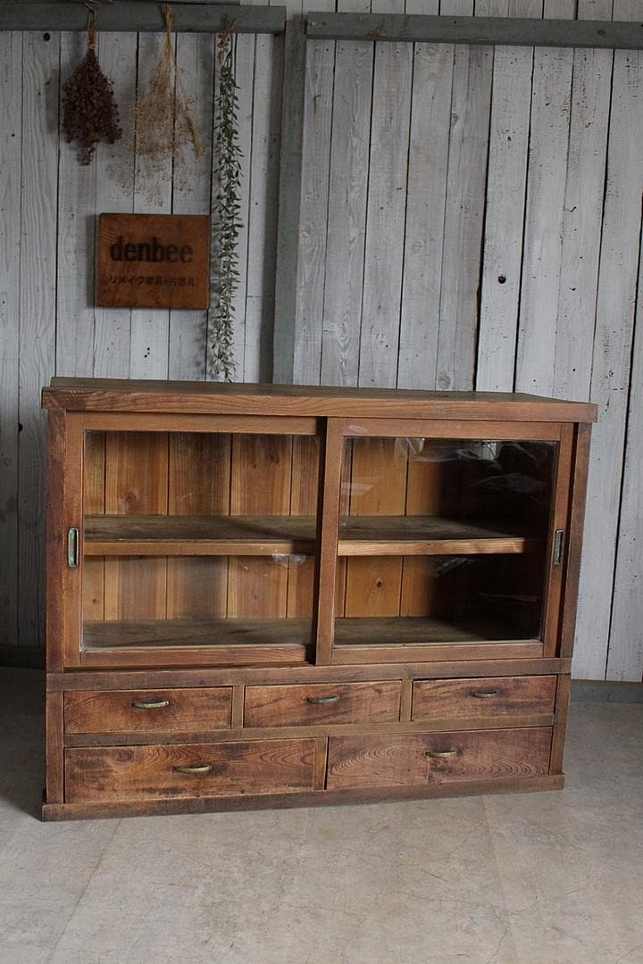 古く味のあるガラス戸棚×木製引き出し5杯 - メルカリ