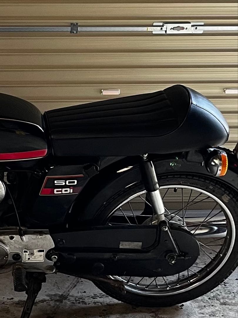 YB-1/YB50用 シート(カフェレーサー) - メルカリ