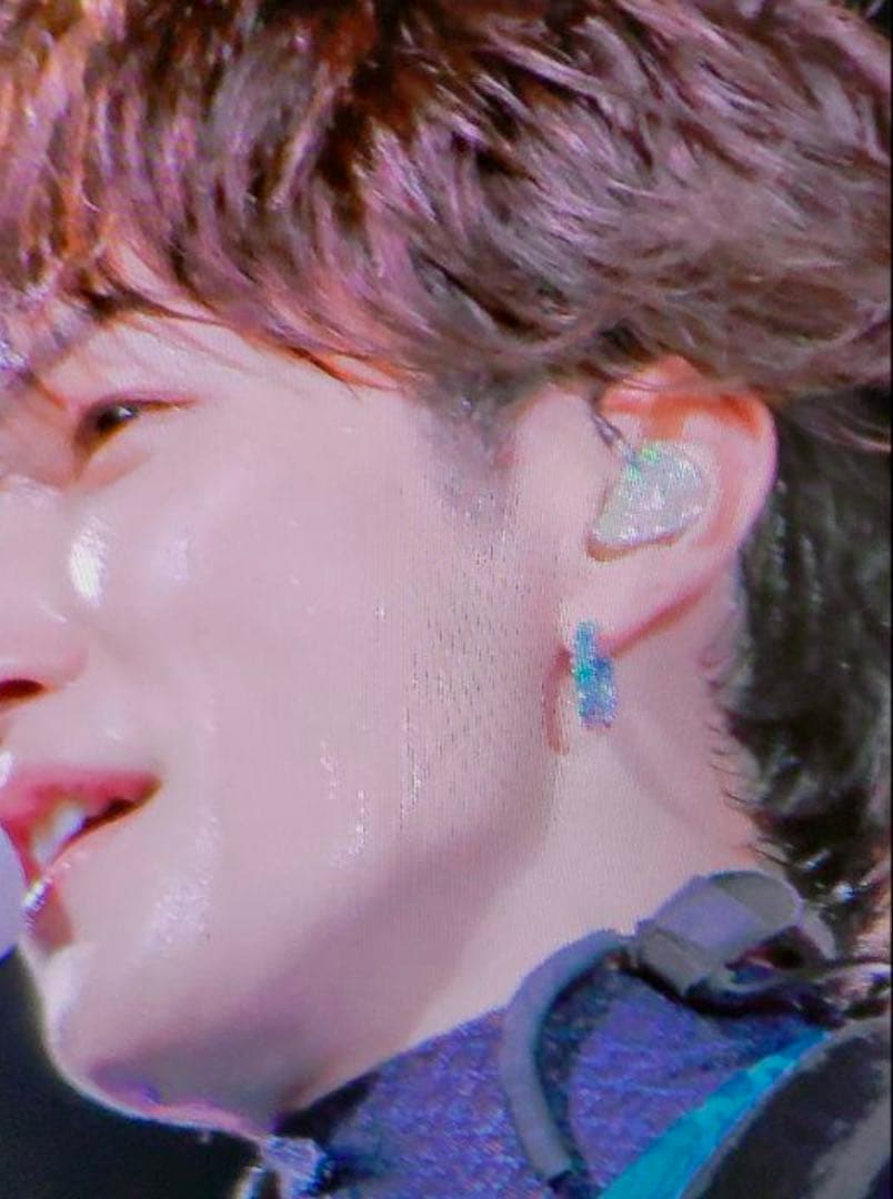 スワロフスキー フープピアス 渡辺翔太 国立LIVE着用 ピアス Matrix