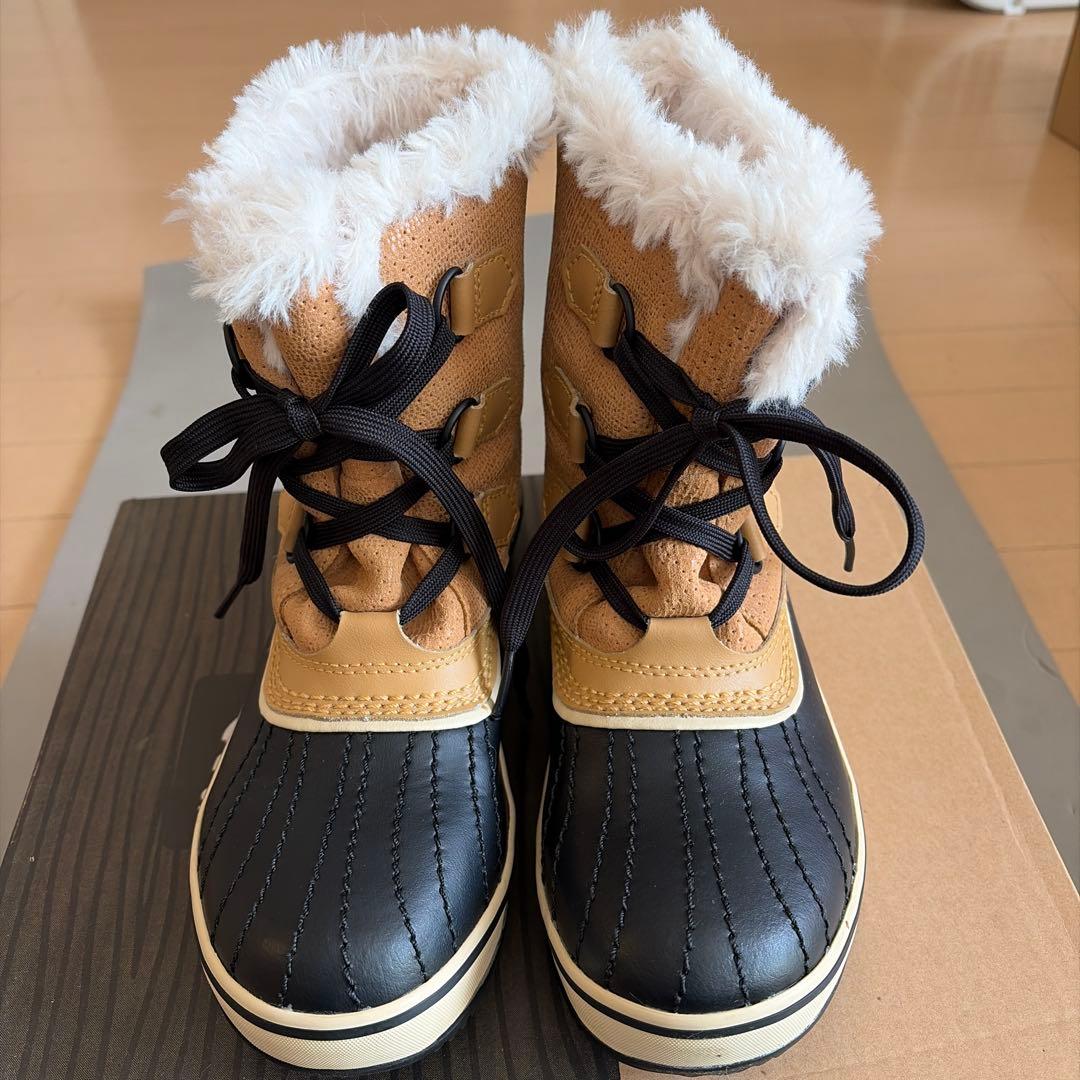 SOREL 防水ブーツ ベージュ/ブラック - メルカリ