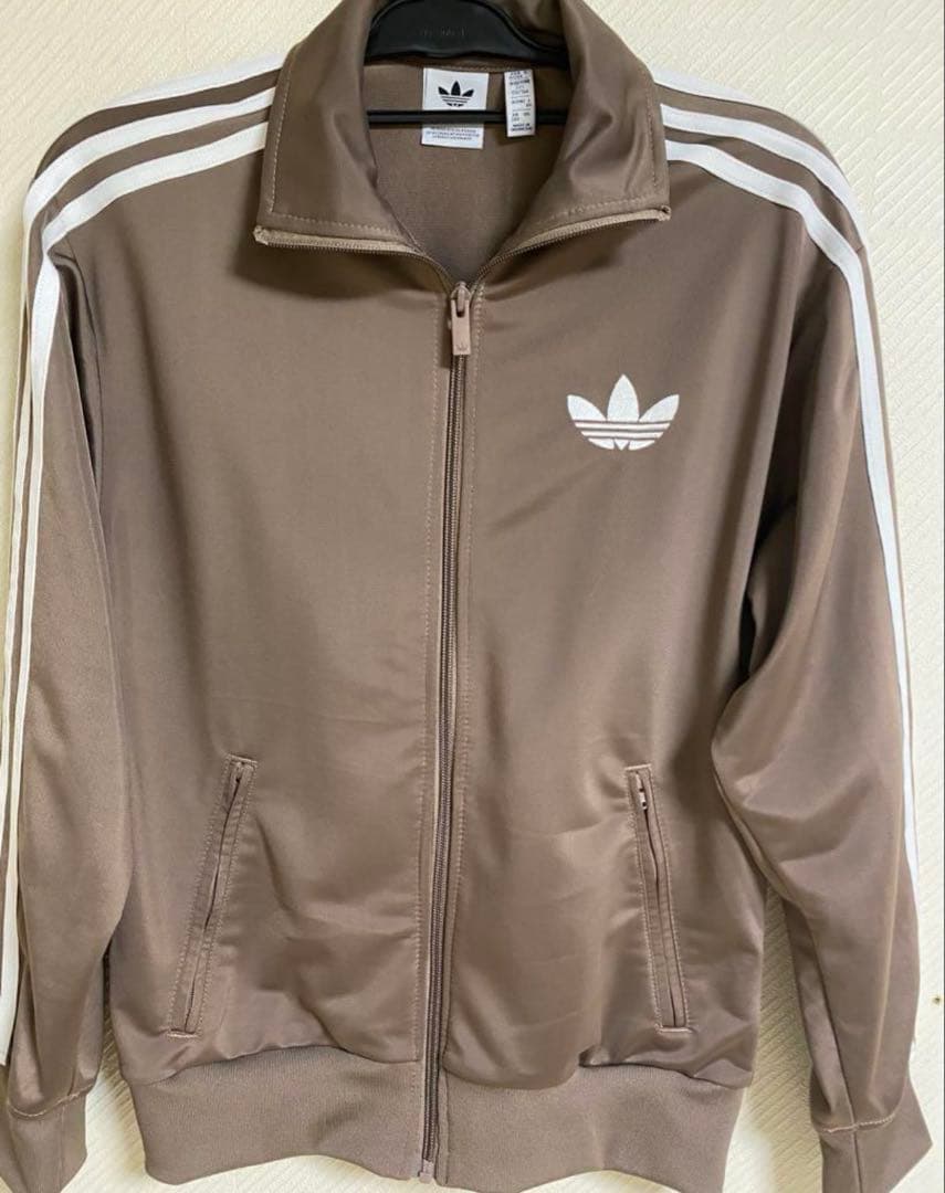 K*U様 adidas オリジナルforsnidelブラウン ジップアップジャケ - メルカリ