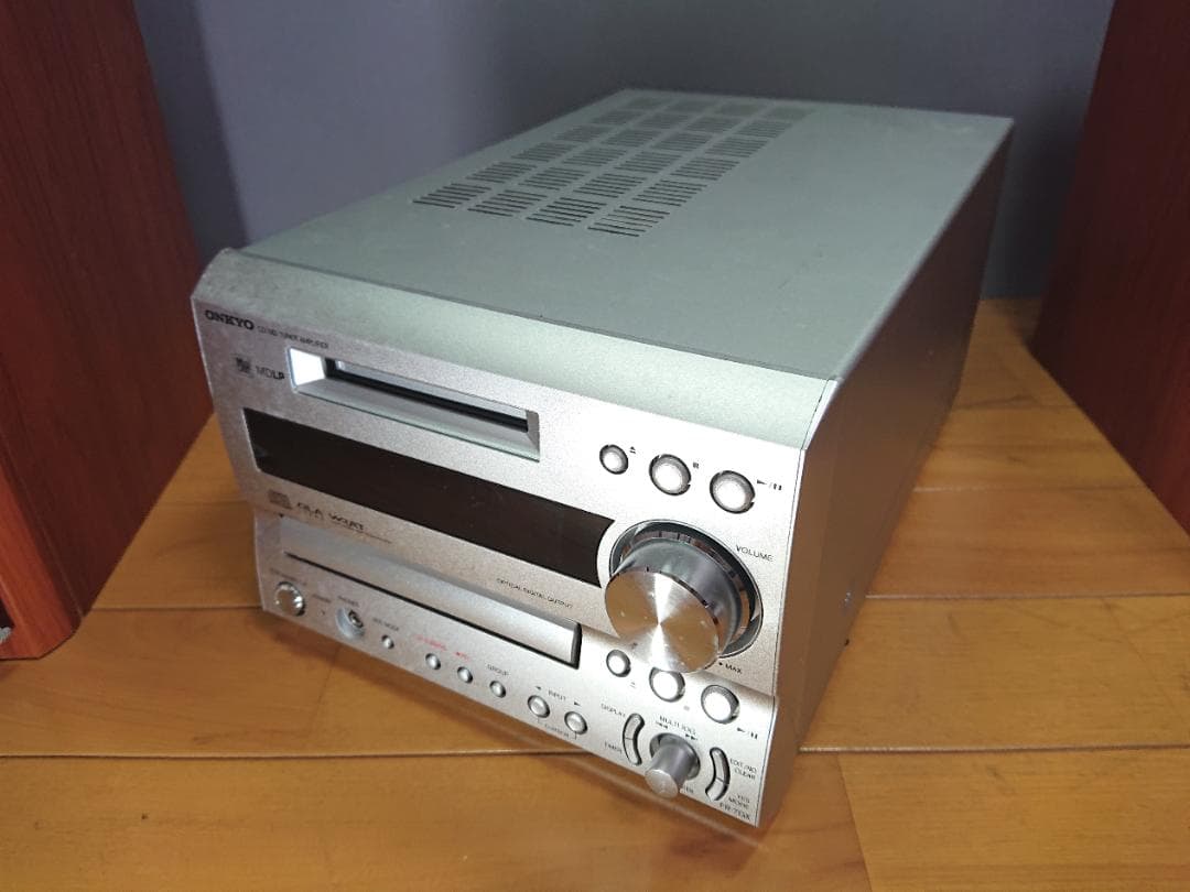 ONKYO FR-7GX （CD/MD チューナーアンプ）動作品 ONKYO（オンキヨー） ONKYO FR-7GX 〓 オンキョーの人気シリーズ CD,MD