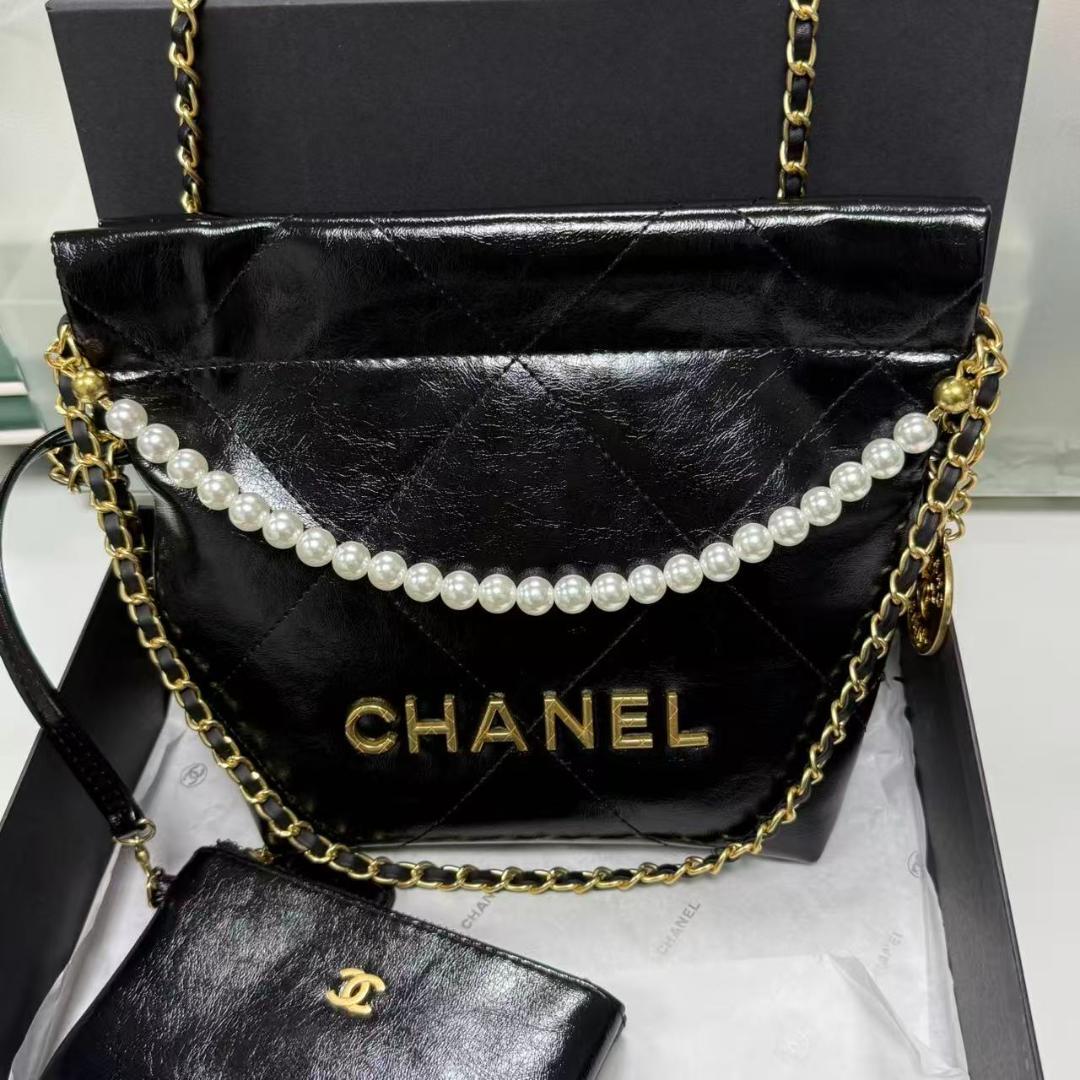 状態良好 ✨ブラック✨ cHaNeL✨サコッシュ パール付き - メルカリ