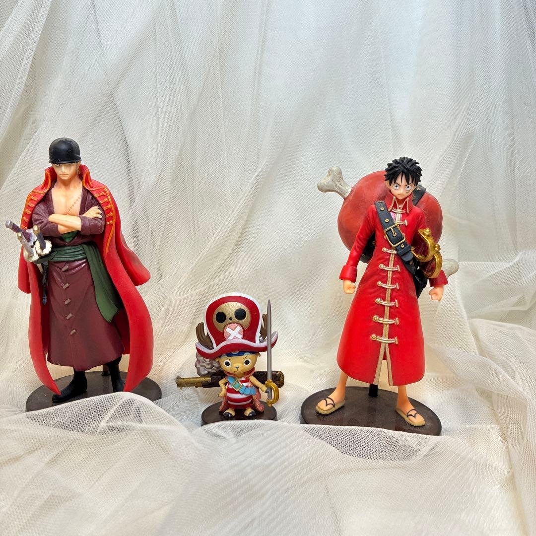 ワンピース ルフィ、ゾロ、チョッパーフィギュア - メルカリ
