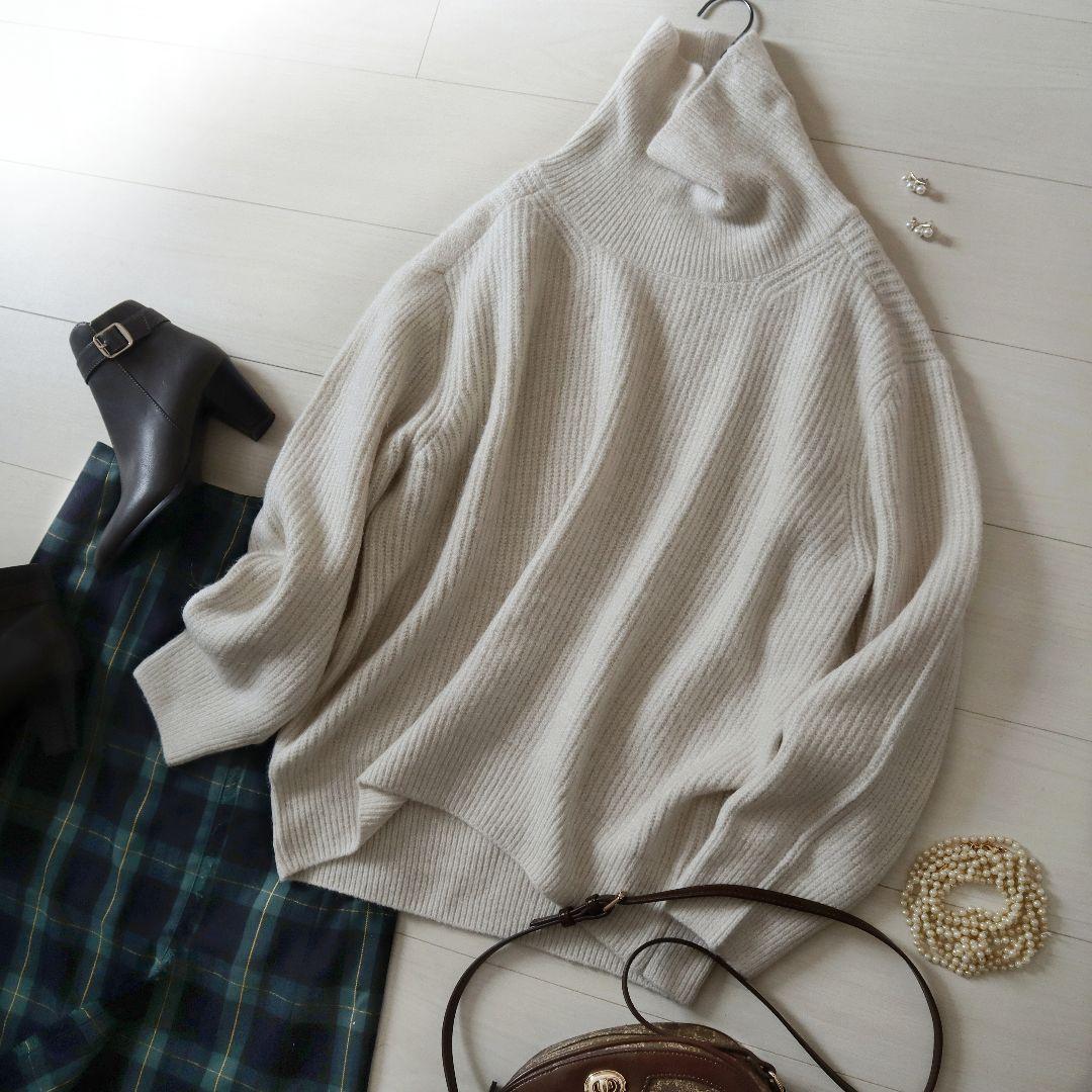 新品淡雪エクリュホワイトアーバンリサーチドロップショルダー