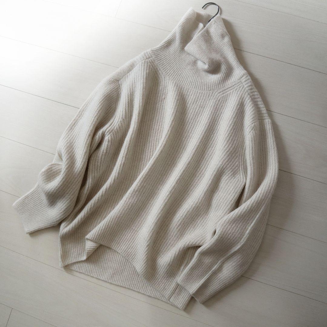 新品淡雪エクリュホワイトアーバンリサーチドロップショルダー