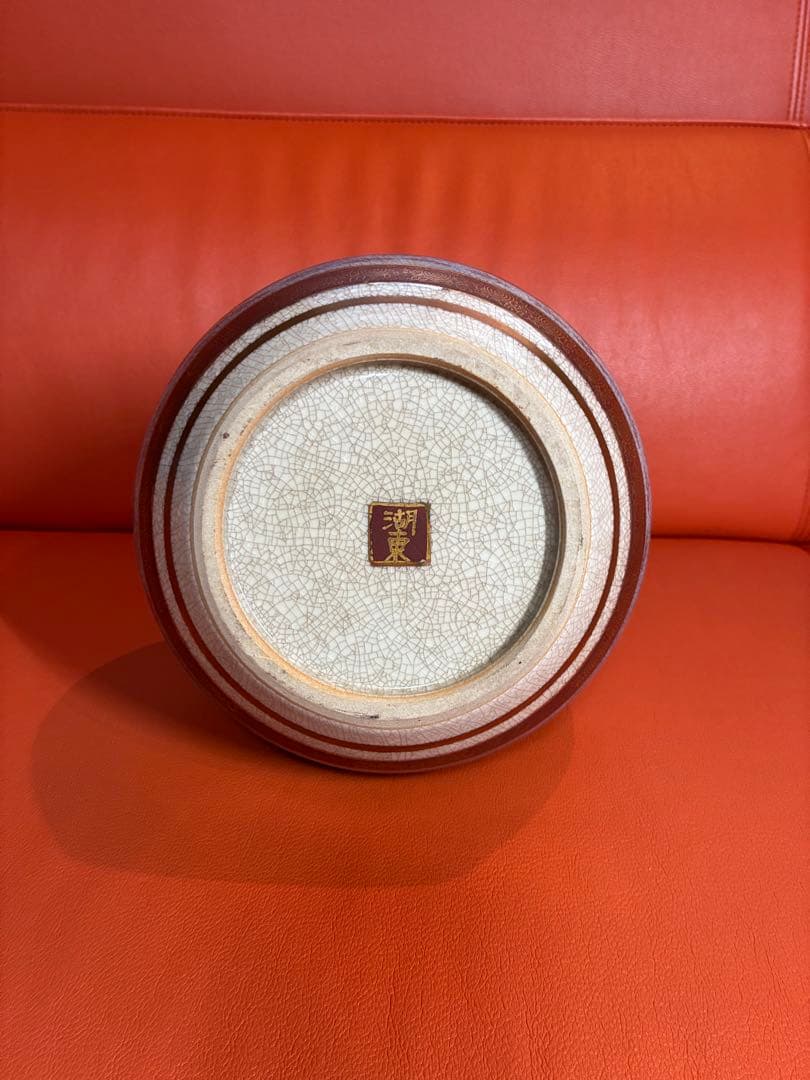 かなり魅力ある一品だと思います。 約80年前の九谷焼 壺